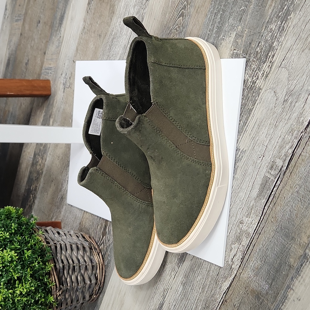 TOMS Bryce Olive Green Suede Slip-On Ankle Boots - Picture 5 of 8
